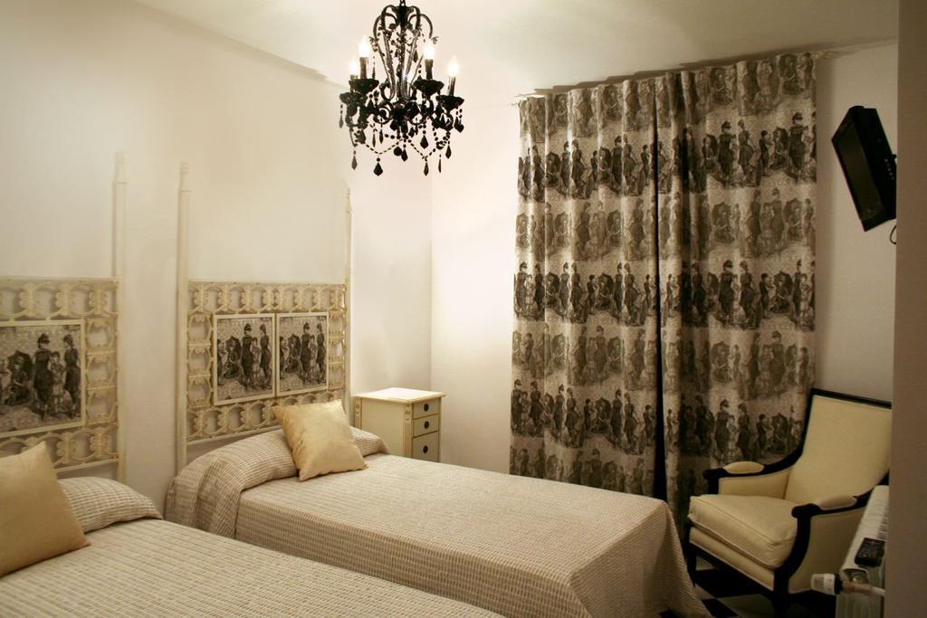 Hostal Meson Castilla Hotel Siguenza Room photo